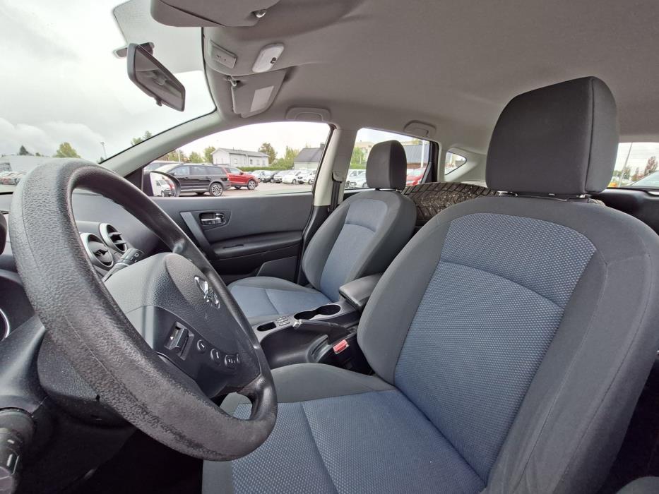 NISSAN Qashqai 2012