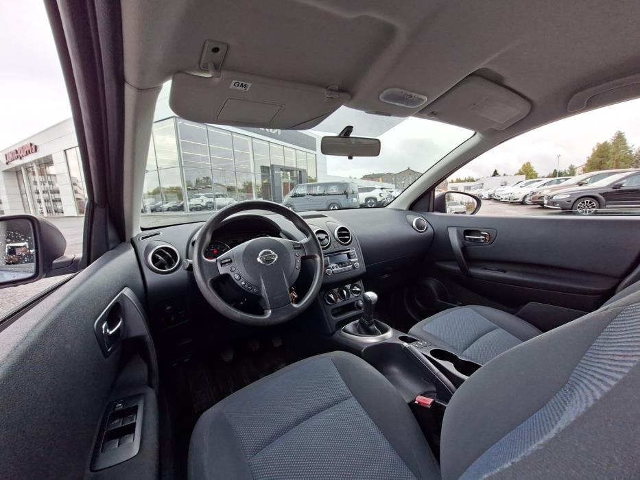 NISSAN Qashqai 2012