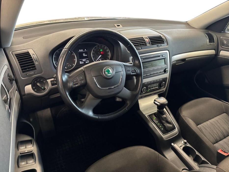 SKODA Octavia 2012