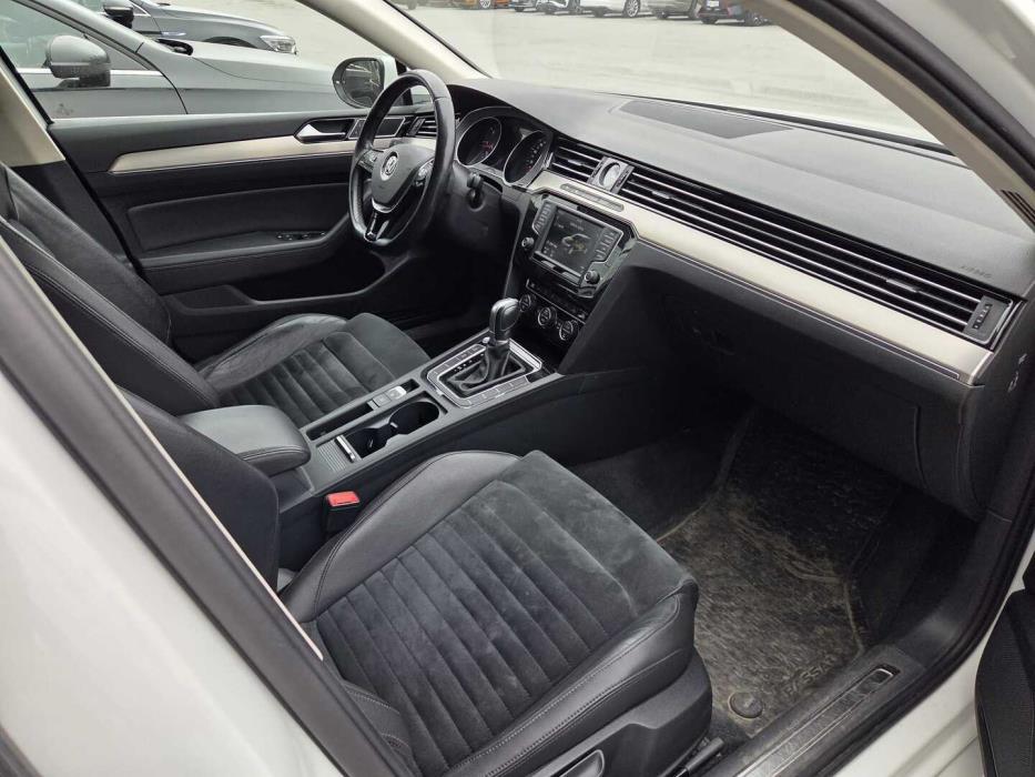 VOLKSWAGEN Passat 2017