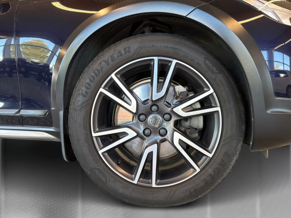 VOLVO V90 Cross Country 2017