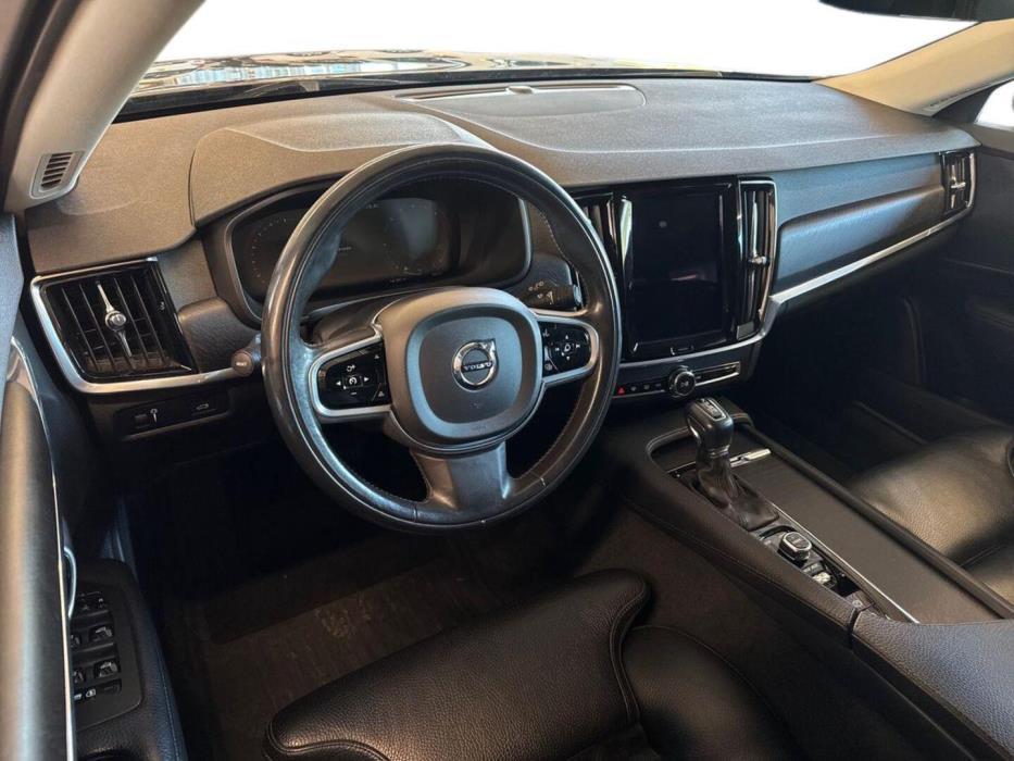 VOLVO V90 Cross Country 2017