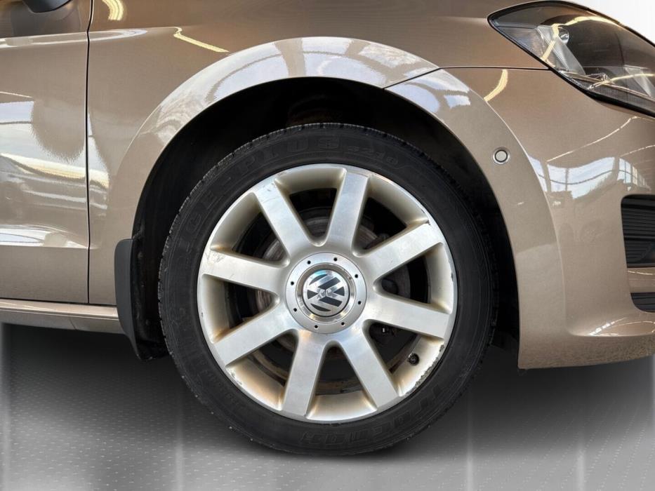 VOLKSWAGEN Golf Sportsvan 2015