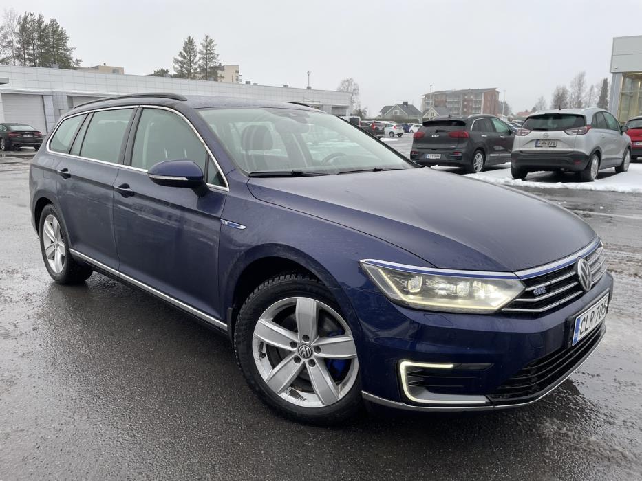 VOLKSWAGEN Passat 2018