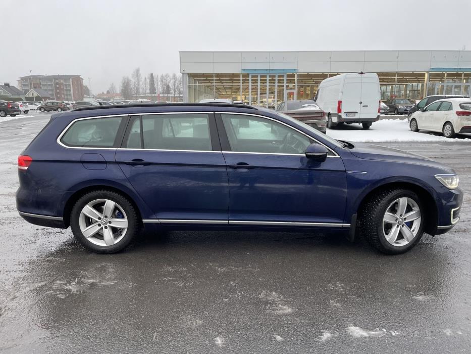 VOLKSWAGEN Passat 2018