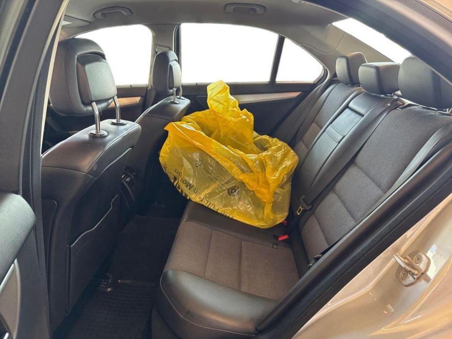 MERCEDES-BENZ C 2011