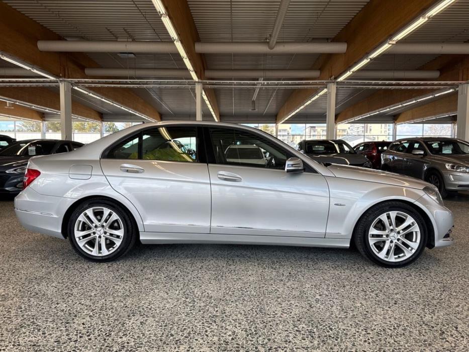MERCEDES-BENZ C 2011