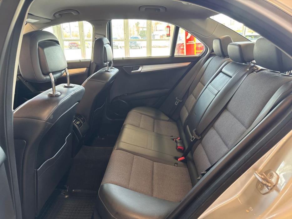 MERCEDES-BENZ C 2011