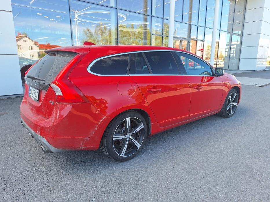 VOLVO V60 2017