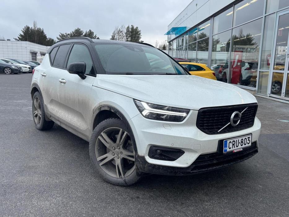 VOLVO XC40 2021