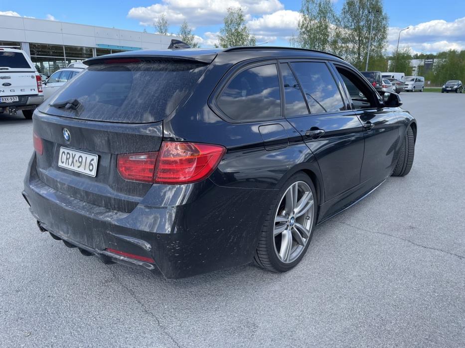 BMW 330 2013