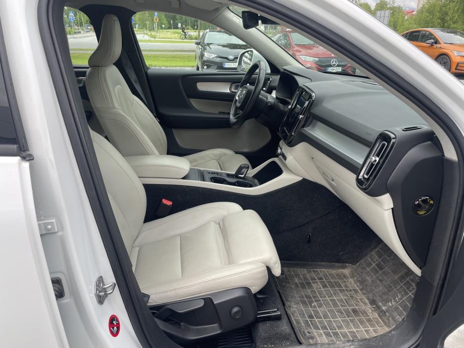 VOLVO XC40 2018