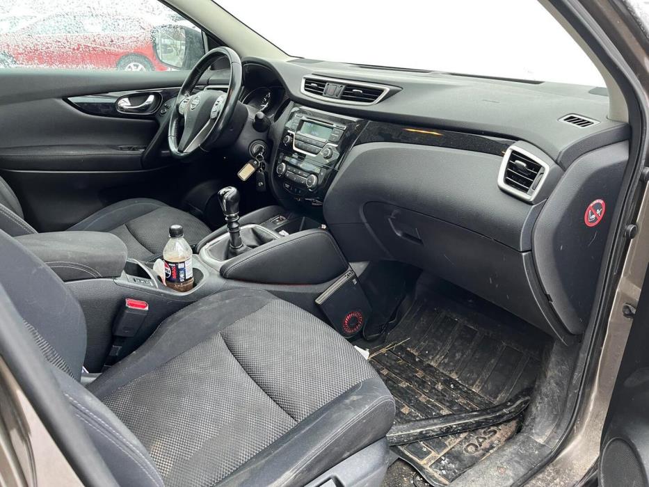 NISSAN Qashqai 2015