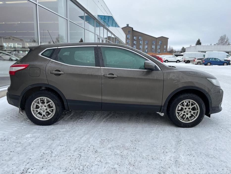 NISSAN Qashqai 2015