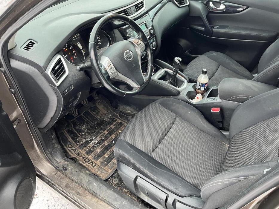 NISSAN Qashqai 2015