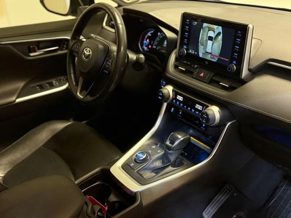 TOYOTA RAV4 2021