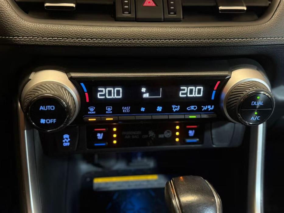 TOYOTA RAV4 2021