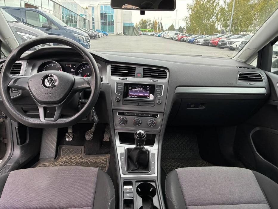 VOLKSWAGEN Golf 2015