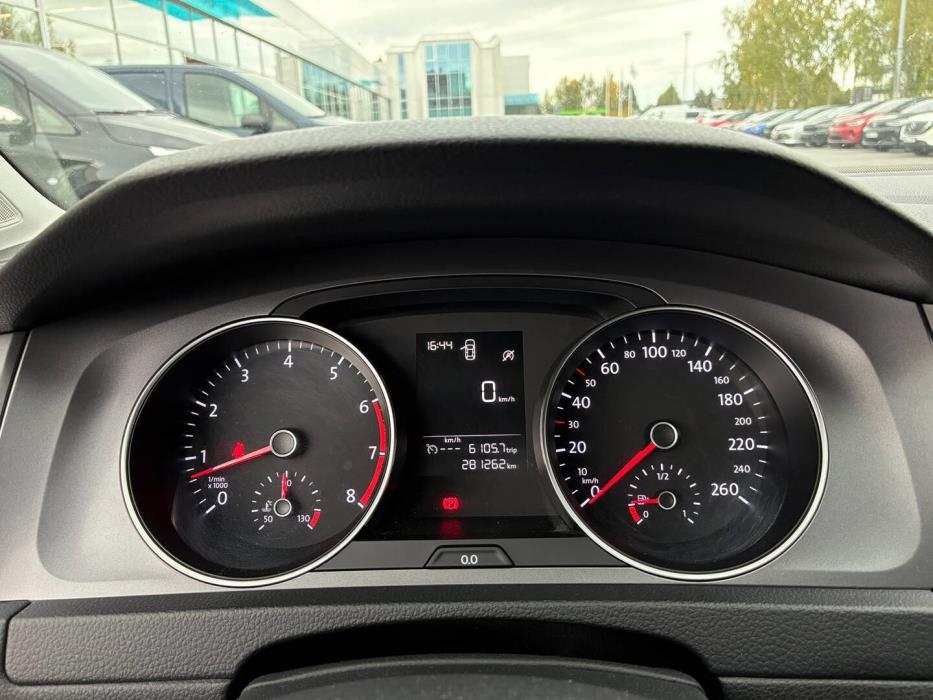 VOLKSWAGEN Golf 2015