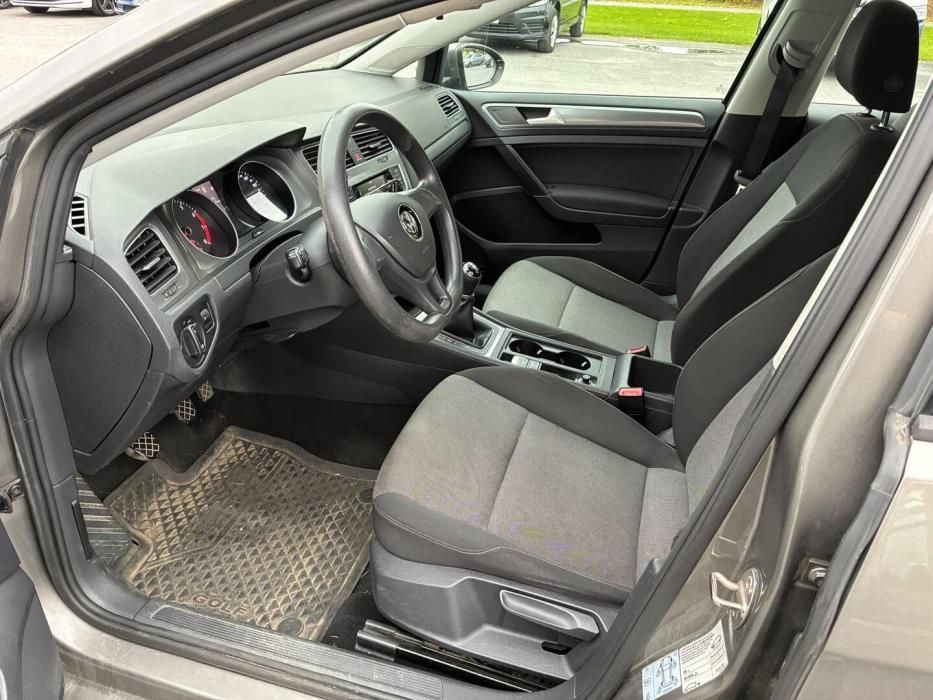 VOLKSWAGEN Golf 2015