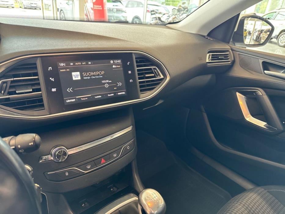 PEUGEOT 308 2018