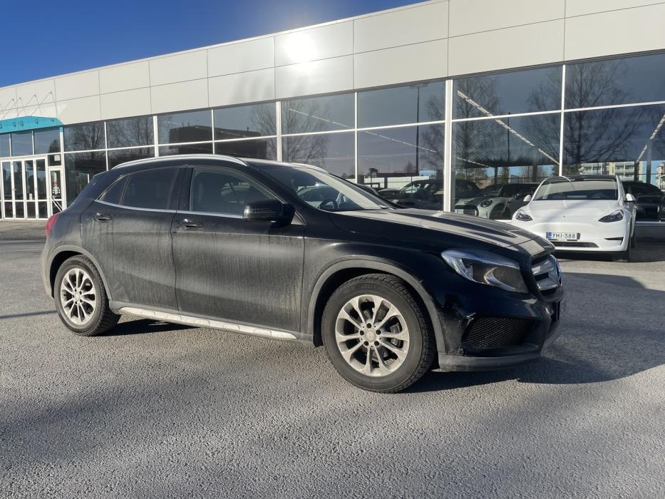 MERCEDES-BENZ GLA 2014