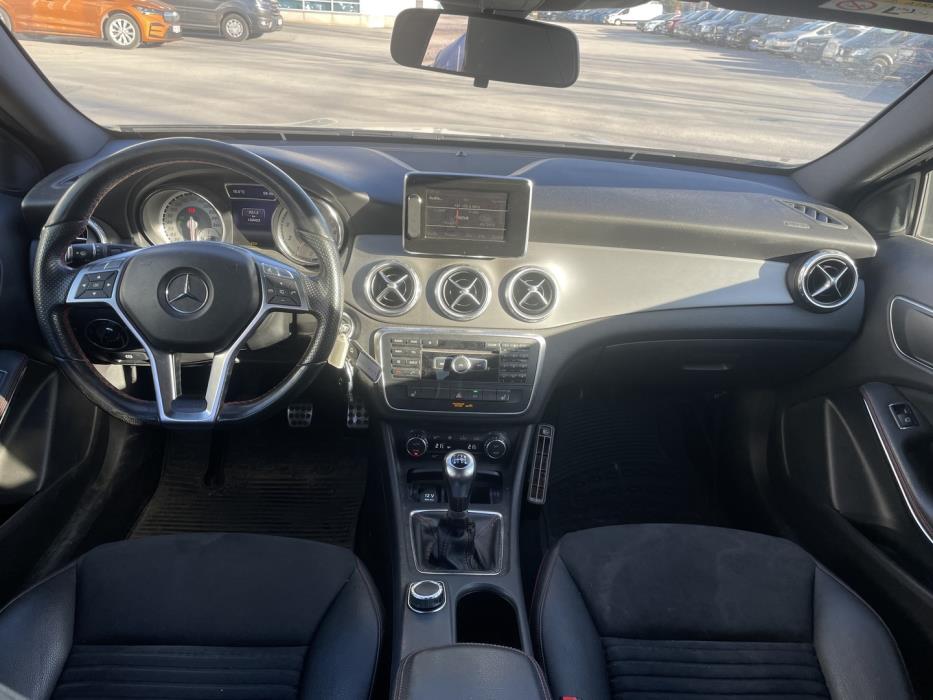 MERCEDES-BENZ GLA 2014