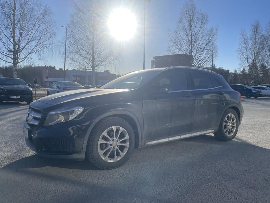 MERCEDES-BENZ GLA 2014