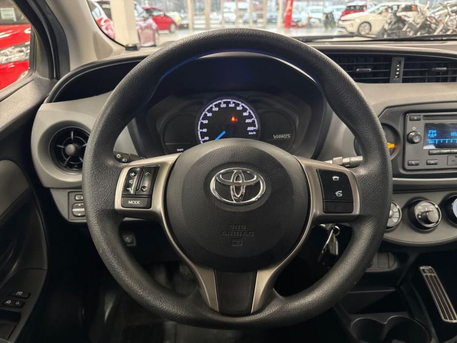 TOYOTA Yaris 2019