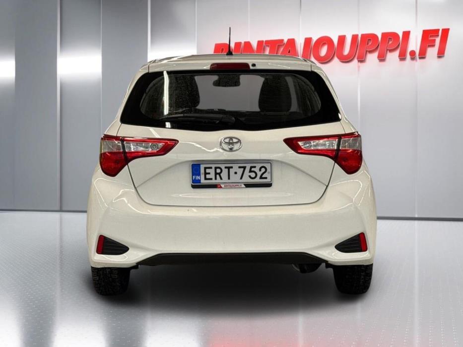 TOYOTA Yaris 2019