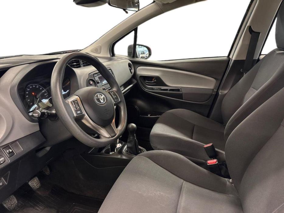 TOYOTA Yaris 2019