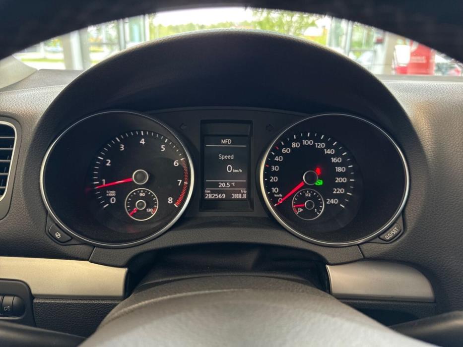 VOLKSWAGEN Golf 2009