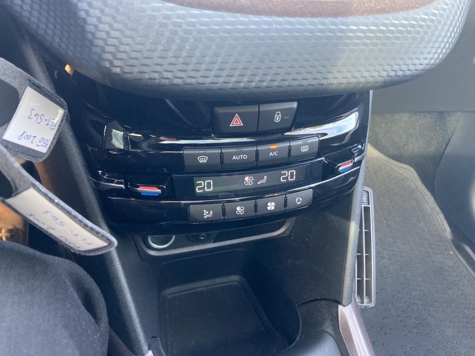 PEUGEOT 2008 2015
