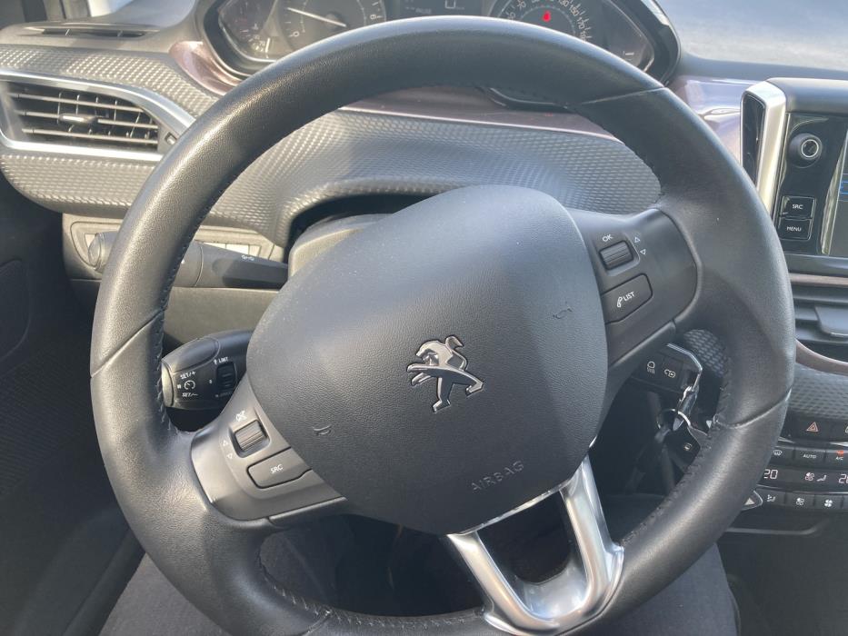 PEUGEOT 2008 2015