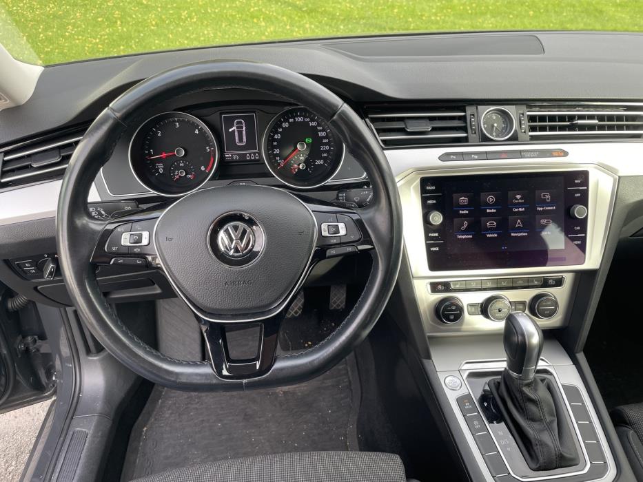 VOLKSWAGEN Passat 2019