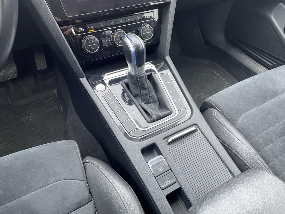 VOLKSWAGEN Passat 2019