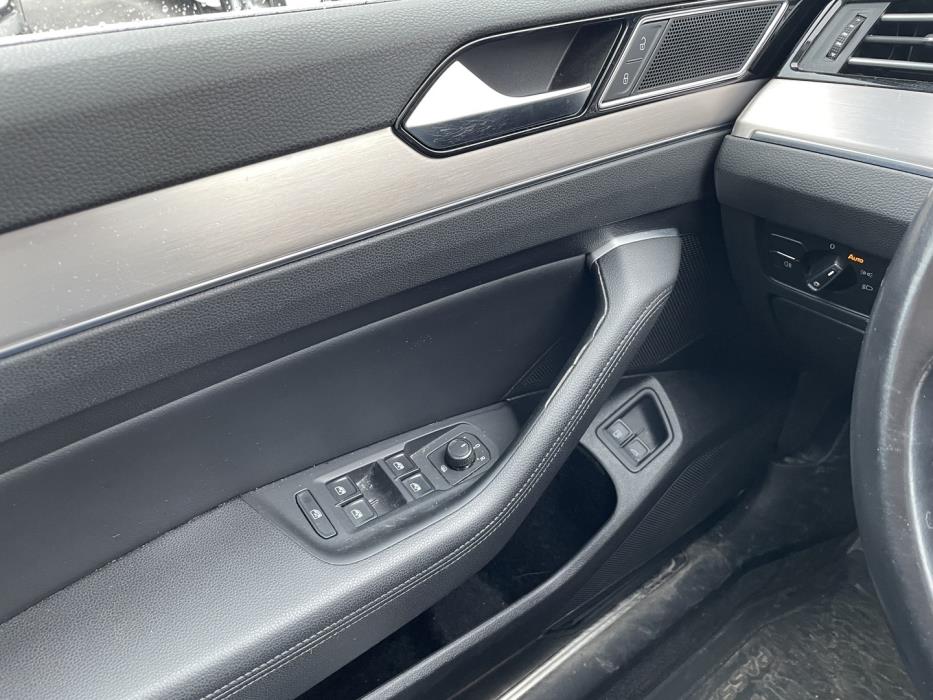 VOLKSWAGEN Passat 2019