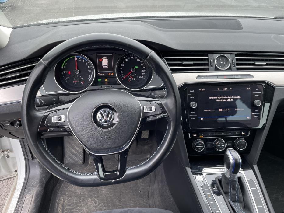 VOLKSWAGEN Passat 2019
