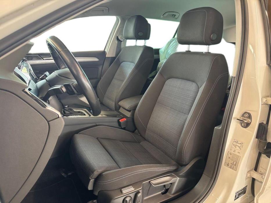 VOLKSWAGEN Passat 2021