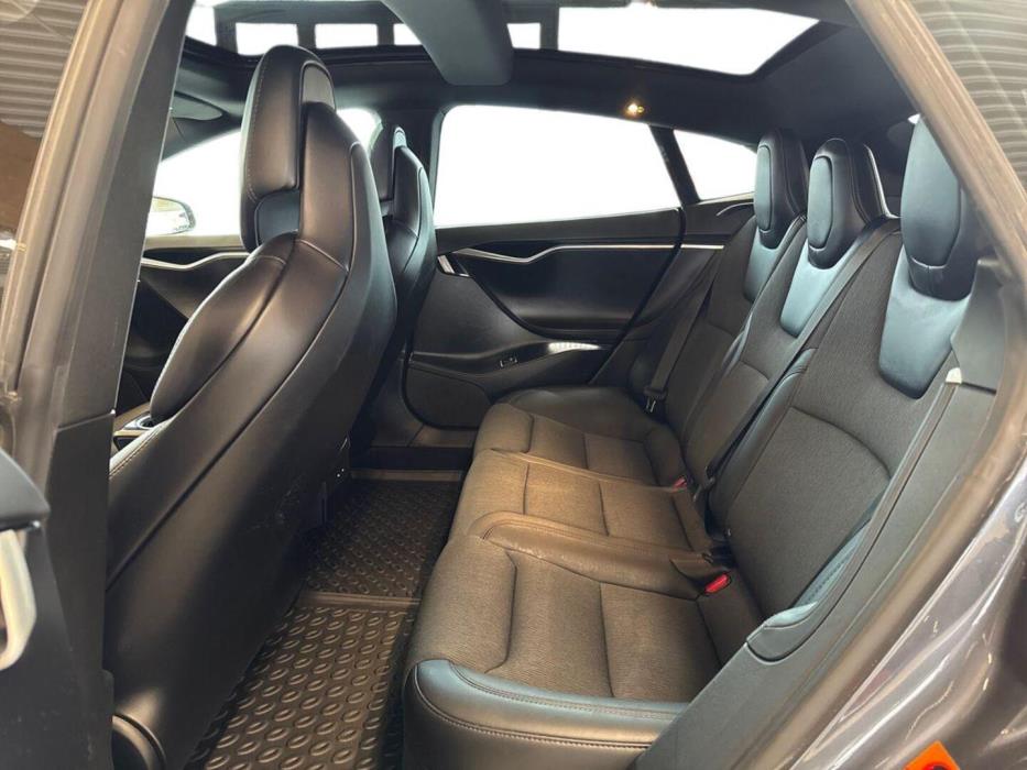 TESLA Model S 2018