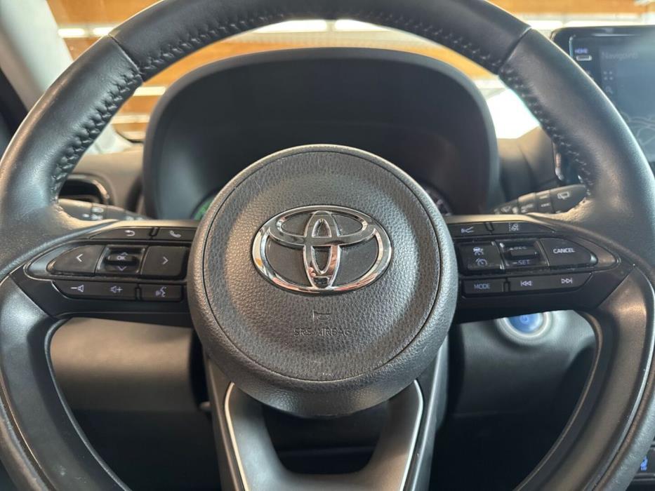 TOYOTA Yaris 2023