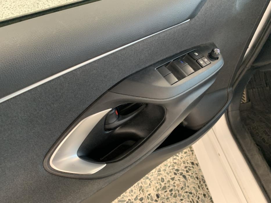 TOYOTA Yaris 2023