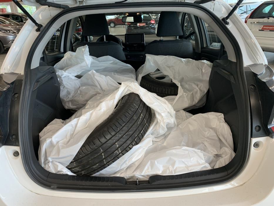 TOYOTA Yaris 2023