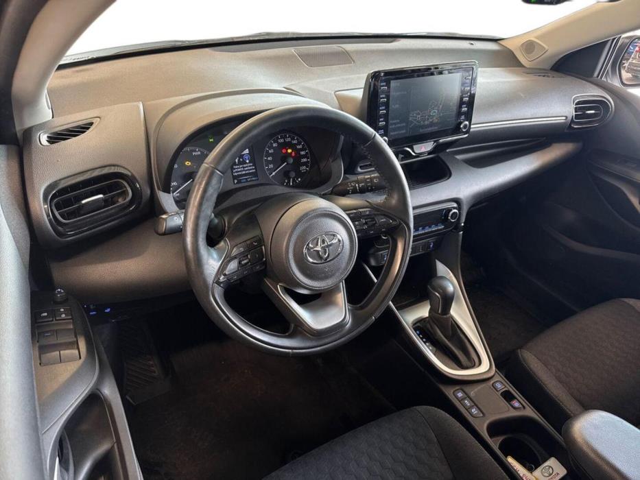 TOYOTA Yaris 2023