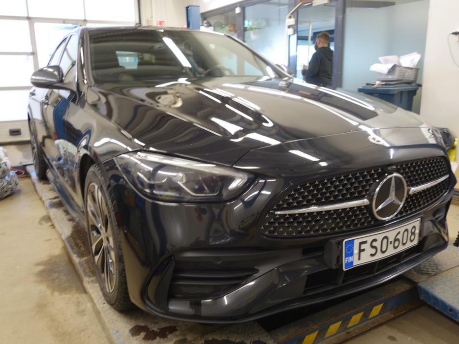 MERCEDES-BENZ C 2023