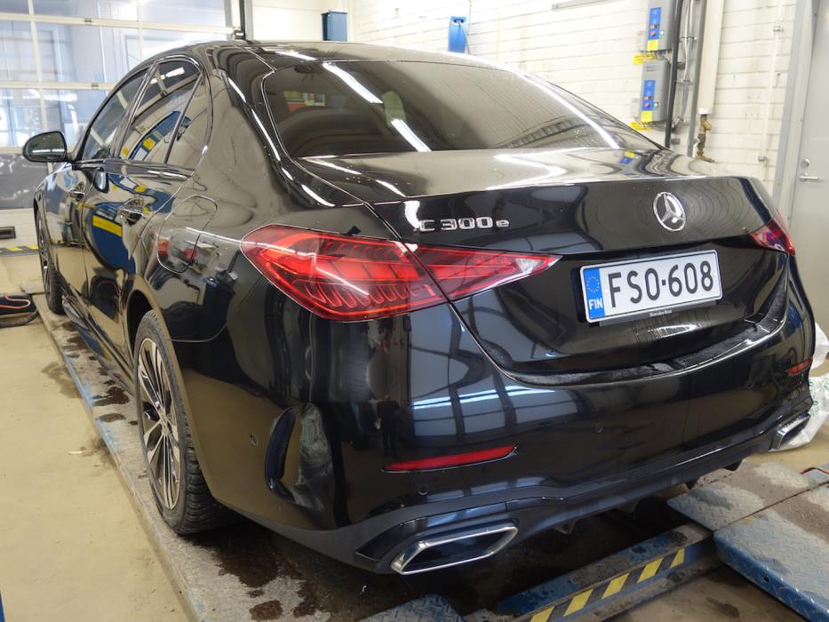 MERCEDES-BENZ C 2023