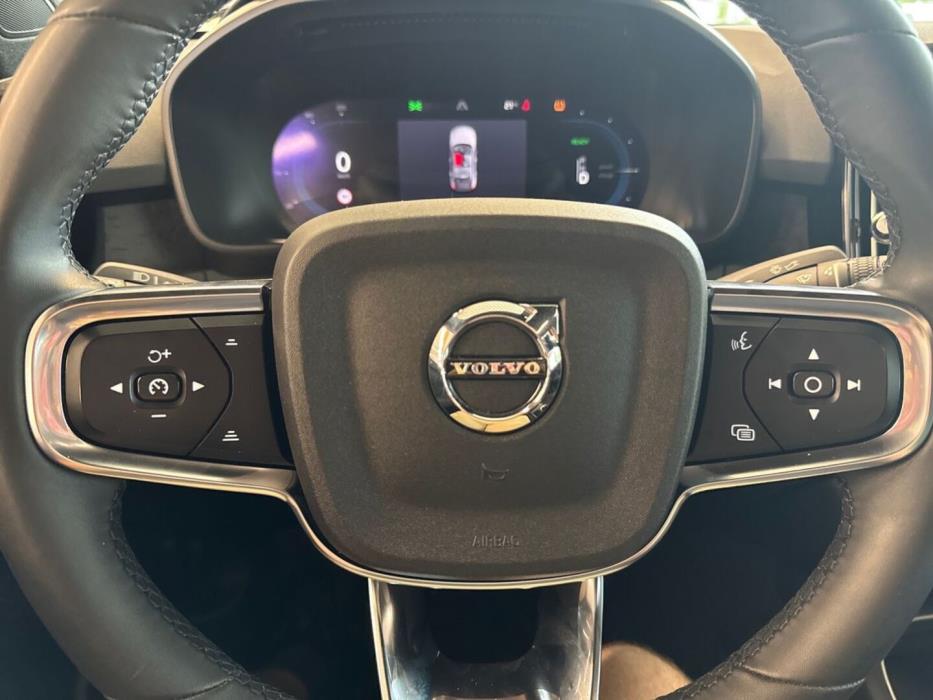 VOLVO C40 2023