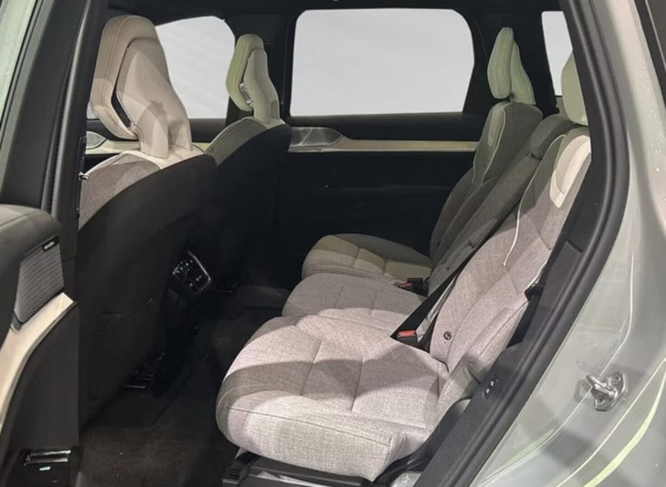 VOLVO EX90 2025