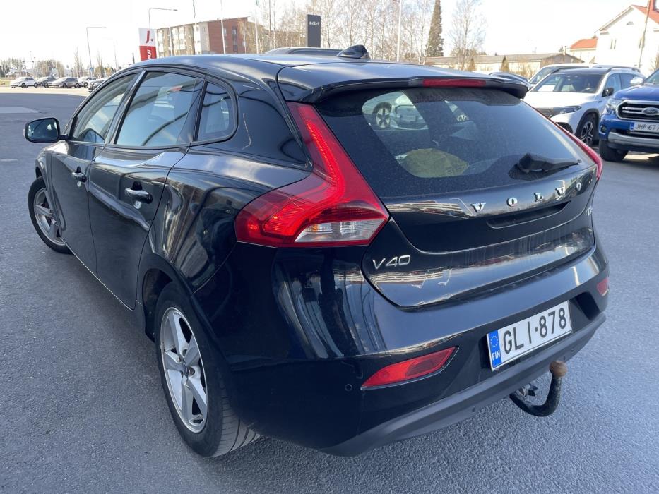 VOLVO V40 2014