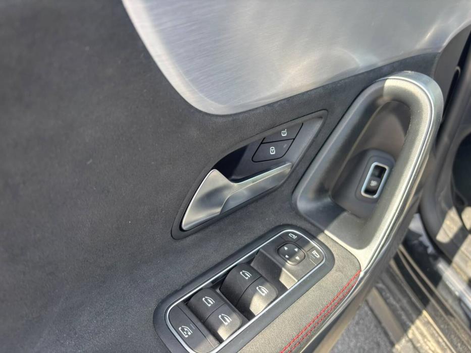 MERCEDES-BENZ CLA 2019